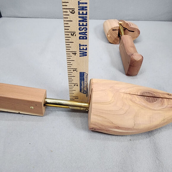 Vintage Men"s Cedar Wood Shoe Trees Men's Stretchers Forms Pair Split toe - Picture 7 of 7